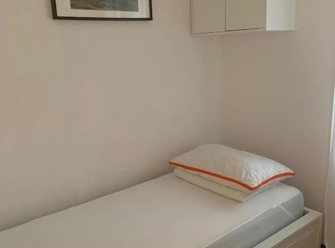 Writer's Place 2* 卢布尔雅那